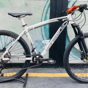 BICICLETA URBANA BENOTTO VORTEC RIN 27.5 10VEL - DE SEGUNDA