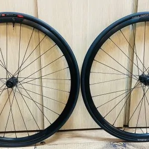 JUEGO DE RINES/RUEDAS SYNCROS RP 2.0 DISC 28H BICI RUTA - USADAS
