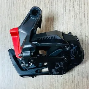 TENSOR SRAM RIVAL XPLR ETAP AXS 12SPD 44T NEGRO (LIGERAMENTE USADO)