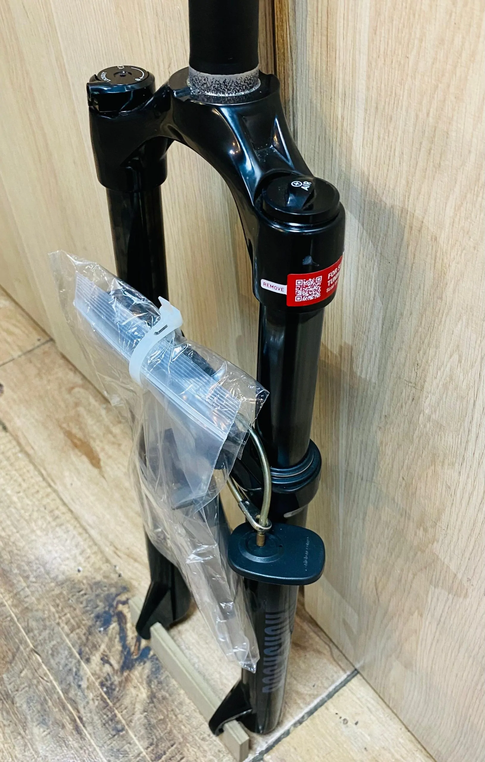 SUSPENSION ROCK SHOX JUDY SLV 27 100 AIRE REMOTO 00.4020.555.012 - Imagen 3