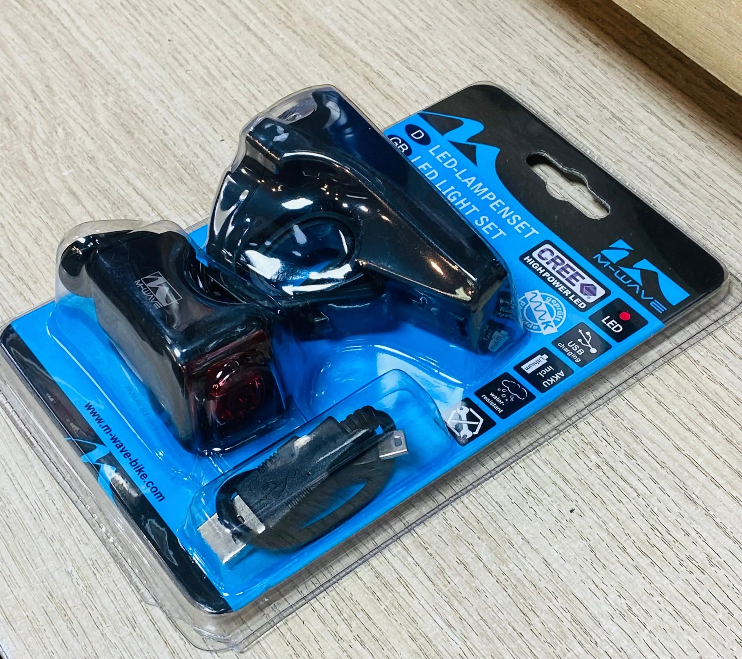 LL COMBO LUCES DELANTERA Y TRASERA M-WAVE 221058 - Imagen 4