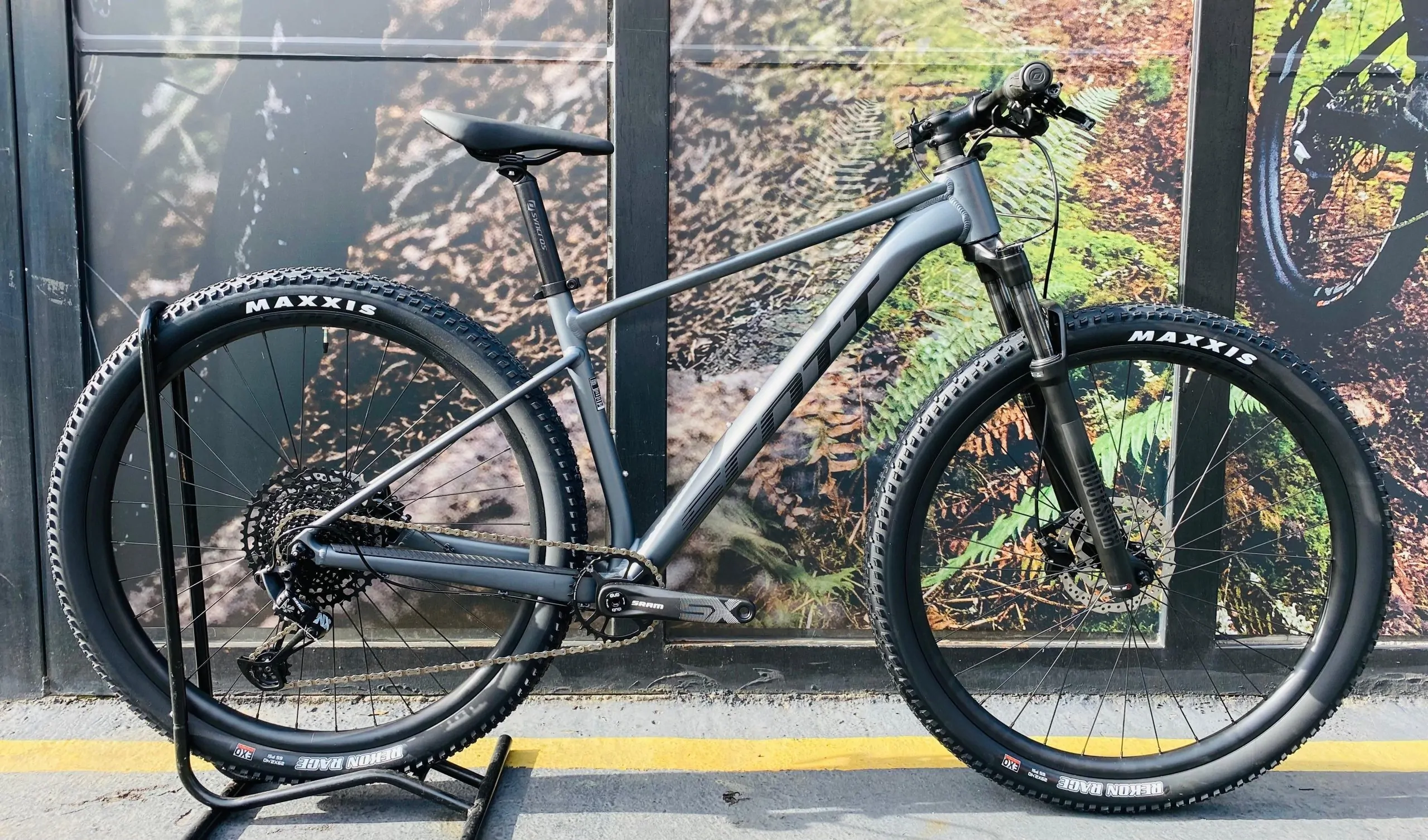 BICICLETA SCALE 970 2023/2024 ALUMINIO 12 VEL SCOTT GRIS NEGRO - Imagen 1