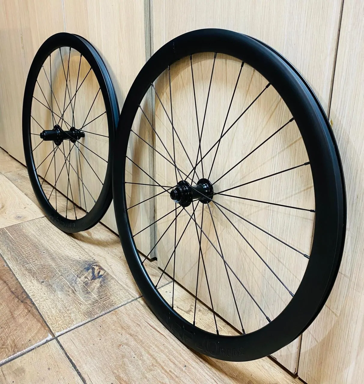 DD RUEDAS RUTA GW 700C 24H ARP-40 PRO/DISC (409271) - Imagen 4