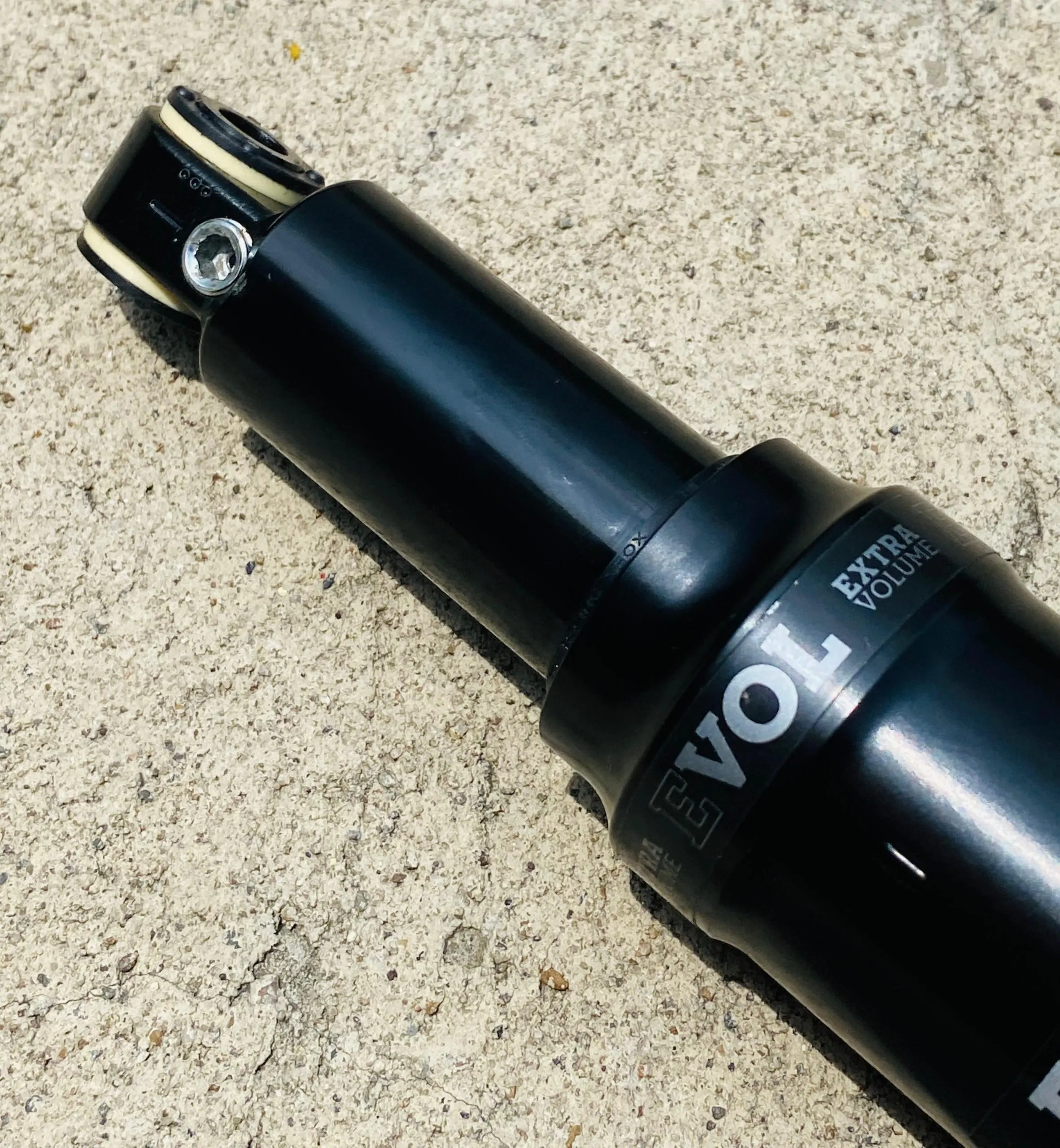 SUSPENSIÓN TRASERA FOX DUAL PISTON SYSTEM NUDE TRACTION CONTROL (USADA) - Imagen 4