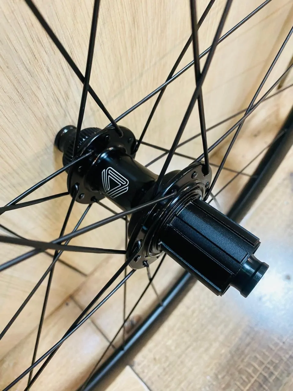 EE - copia RUEDAS RUTA GW 700C 24H ARP-40 PRO/DISC (409271) - Imagen 5