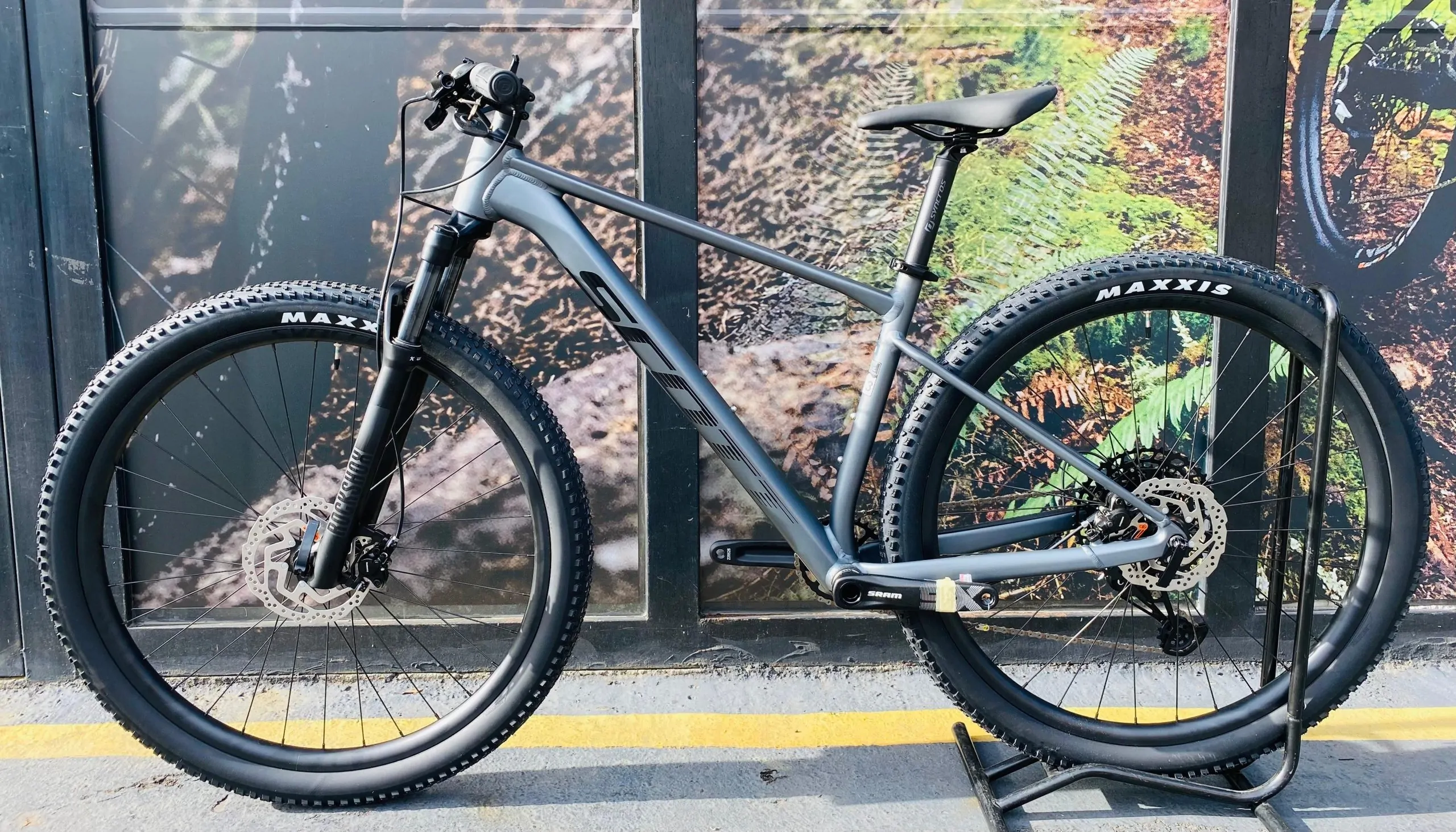 BICICLETA SCALE 970 2023/2024 ALUMINIO 12 VEL SCOTT GRIS NEGRO - Imagen 7