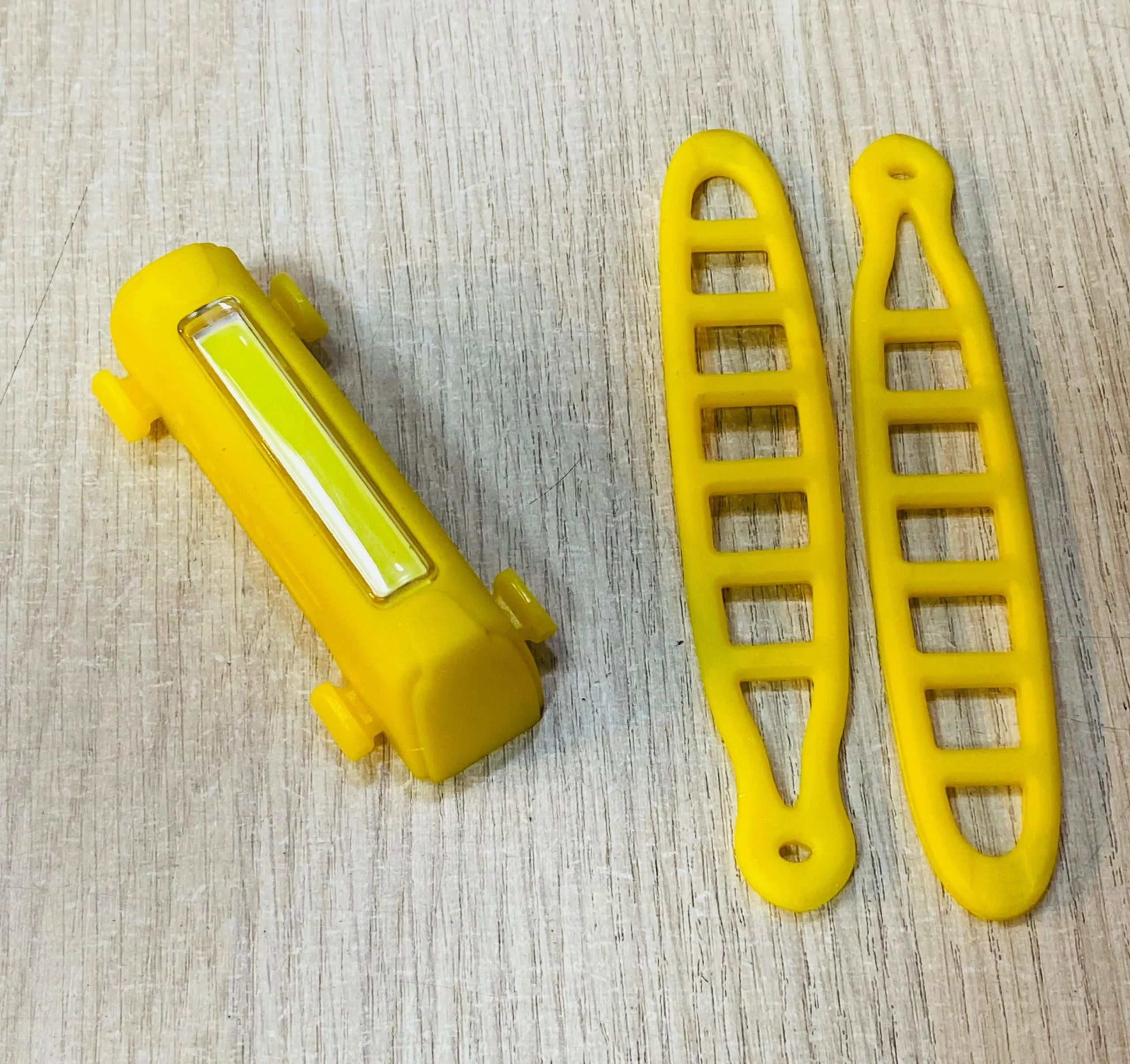 LUZ2 LUZ DELANTERA SERFAS USL-5 70 LUMENS - Imagen 3