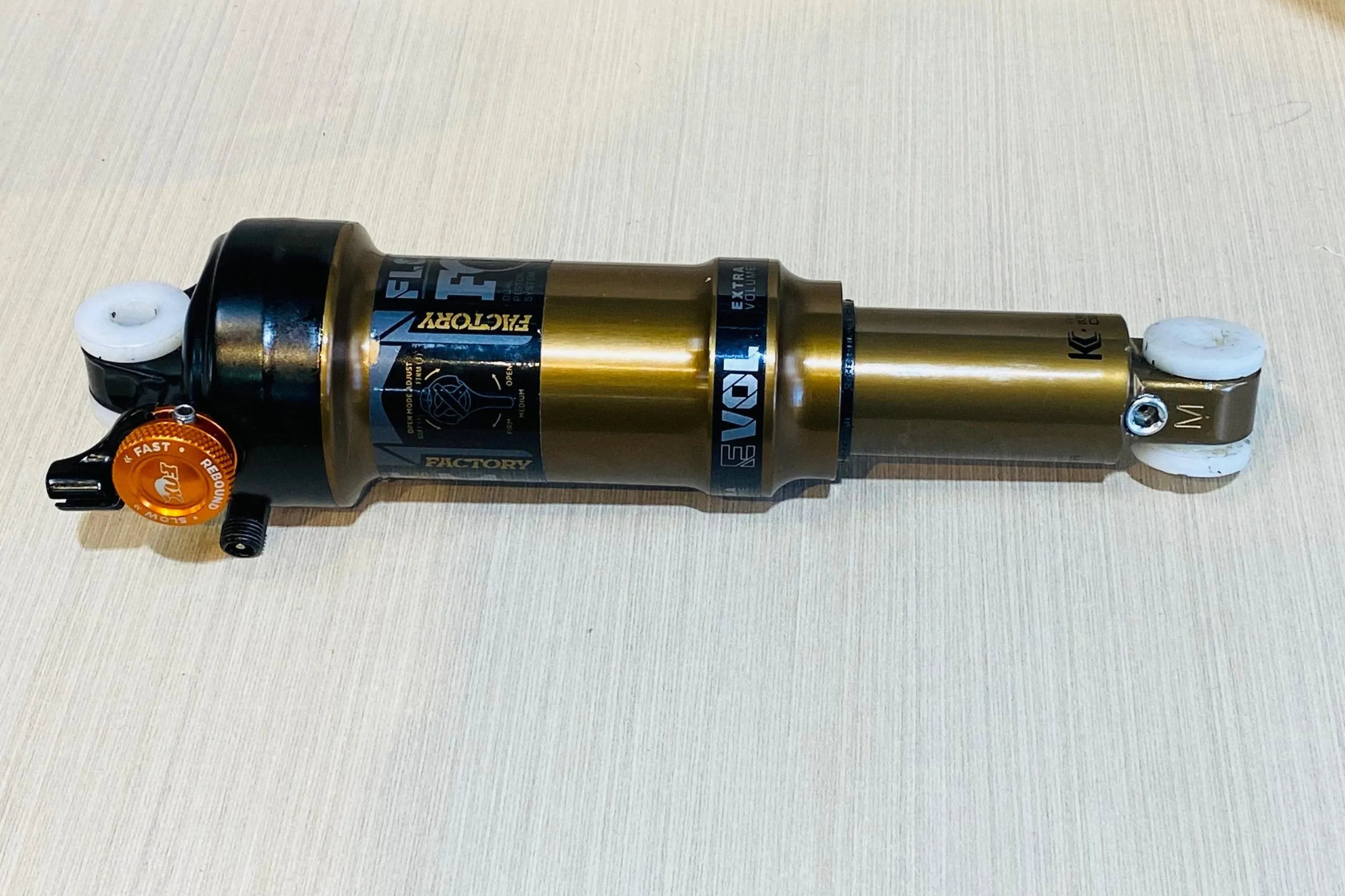 SUSPENSIÓN TRASERA FOX FLOAT DPS FACTORY (USADA COMO NUEVA) - Imagen 2