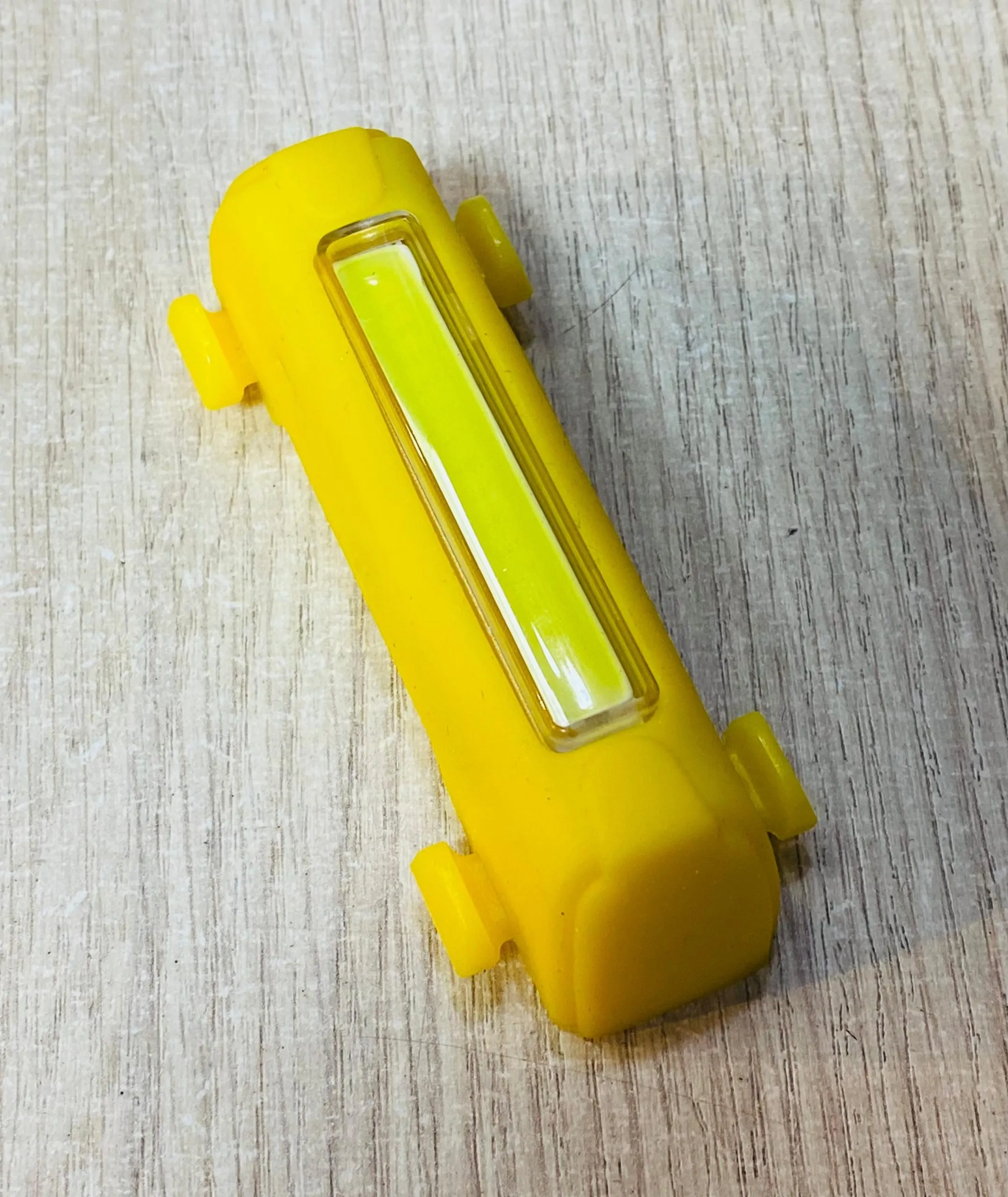 UZ3 LUZ DELANTERA SERFAS USL-5 70 LUMENS - Imagen 5