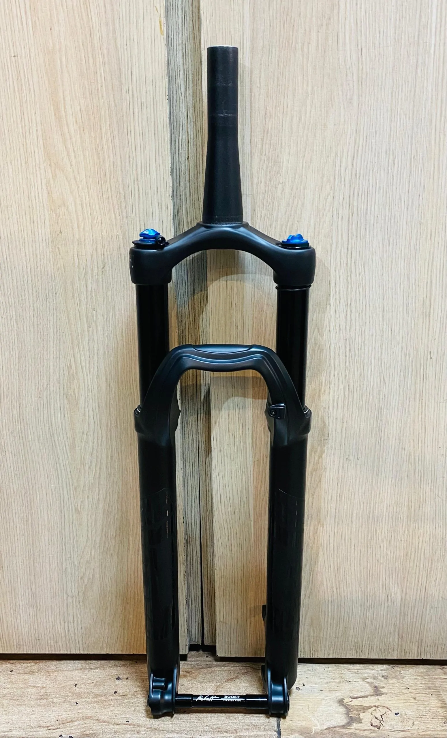 SUSPENSIÓN MTB FOX 32 AIRE RIN29 ESPIGO CONICO RECORTADO - Imagen 1