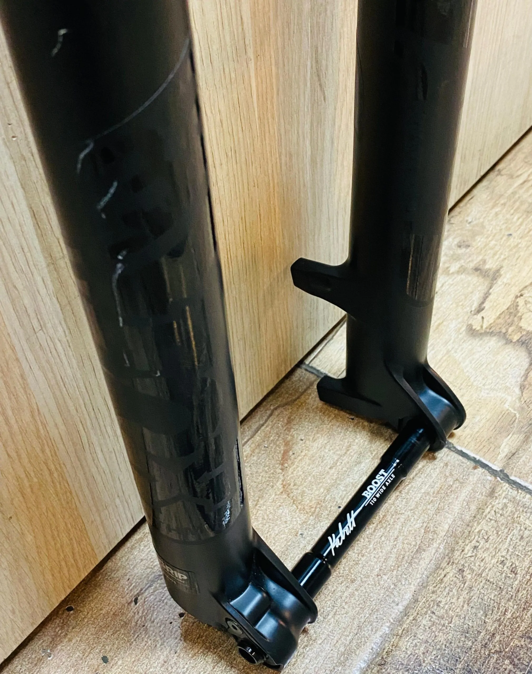 SUSPENSIÓN MTB FOX 32 AIRE RIN29 ESPIGO CONICO RECORTADO - Imagen 4