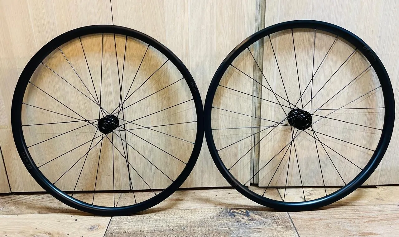 RUEDAS RUTA/GRAVEL DT SWISS G540 700 8-12VEL TLR (USADAS) - Imagen 7