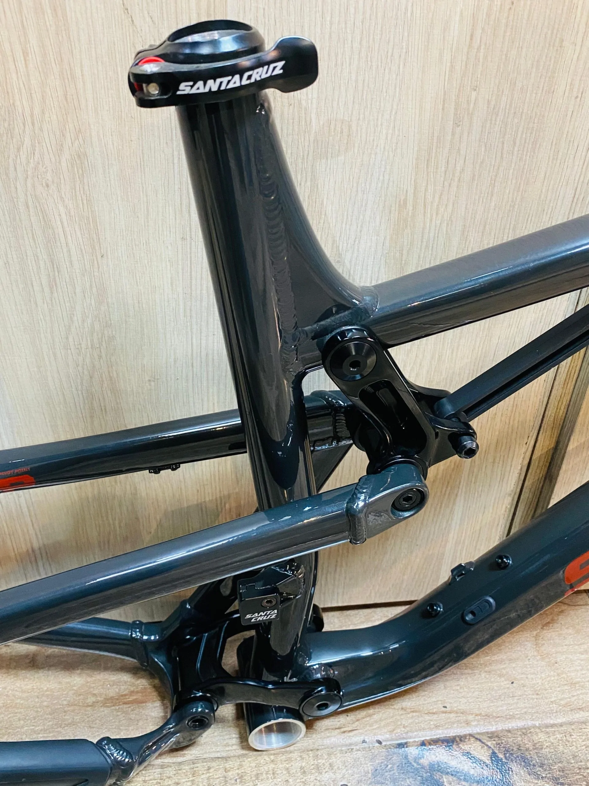 MARCO SANTA CRUZ BRONSON 27.5 ALUMINIO TALLA M (NUEVO) - Imagen 3