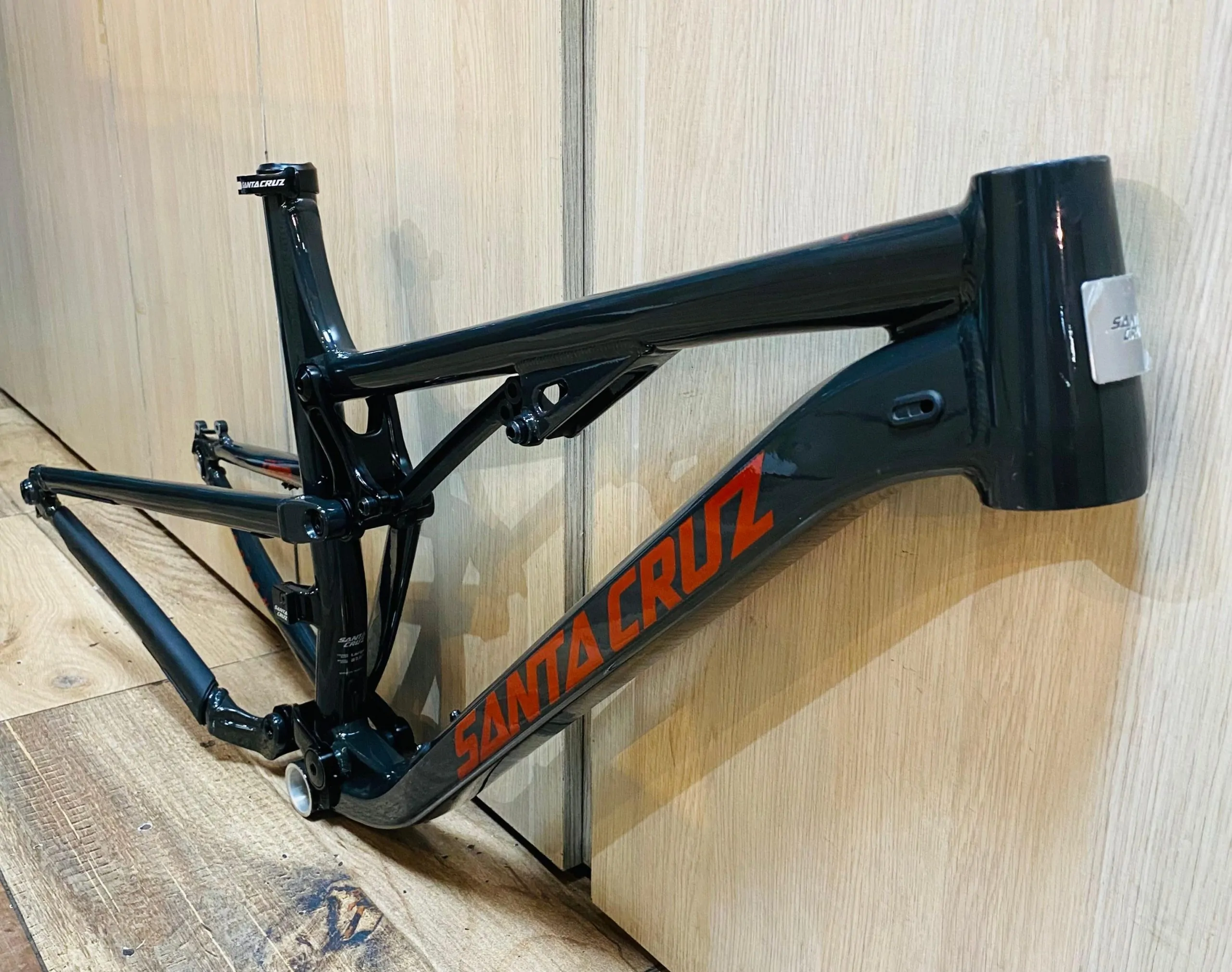 MARCO SANTA CRUZ BRONSON 27.5 ALUMINIO TALLA M (NUEVO) - Imagen 5