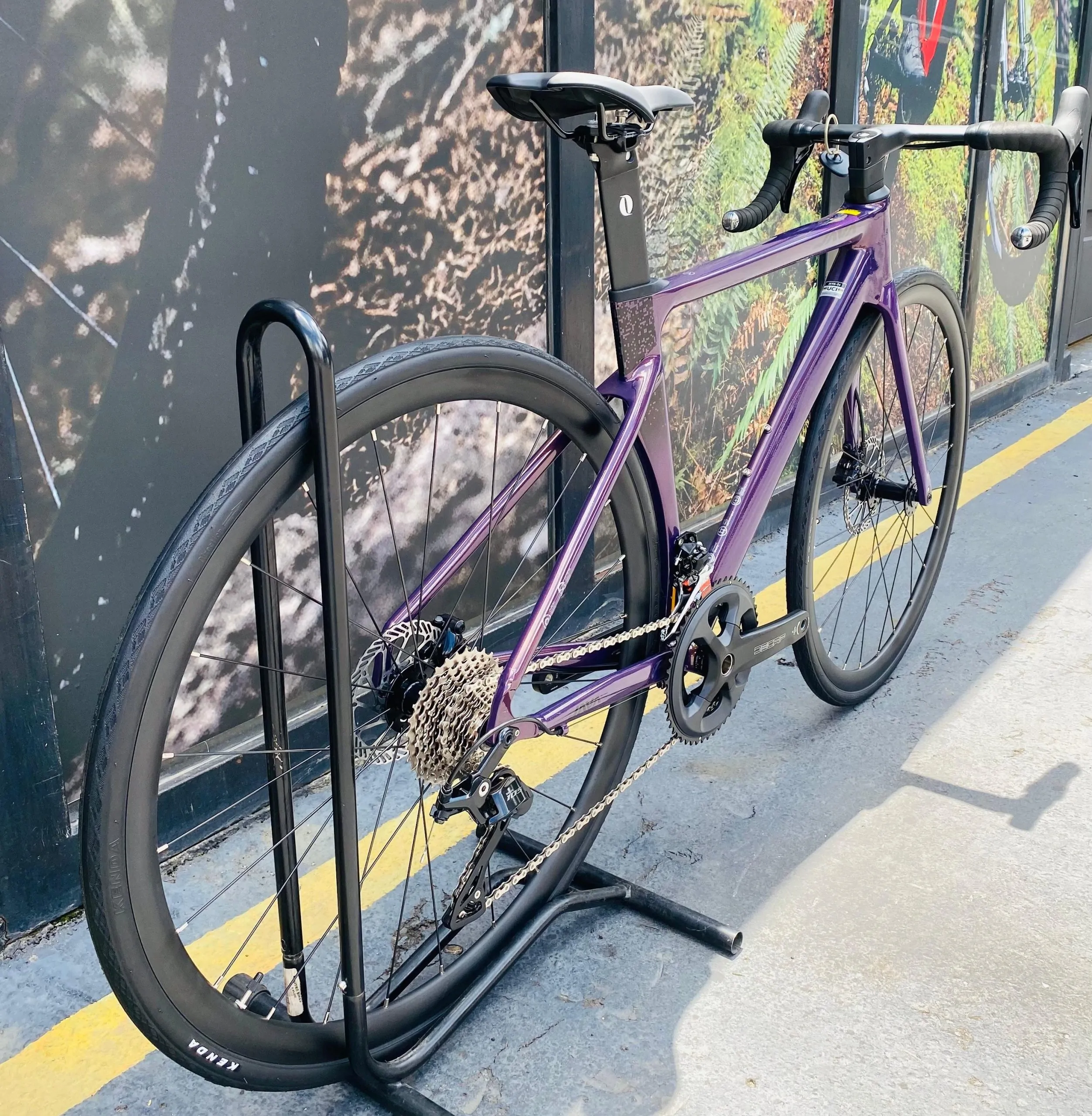 BICICLETA RUTA JAVA SILURO TOP SHIMANO 105 12VEL PÚRPURA - Imagen 6