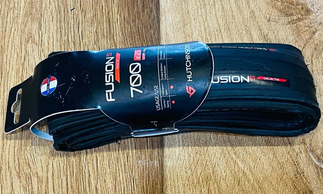 LLANTA BICI RUTA HUTCHINSON FUSION5 GALACTIK 700X25 127TPI - Imagen 4