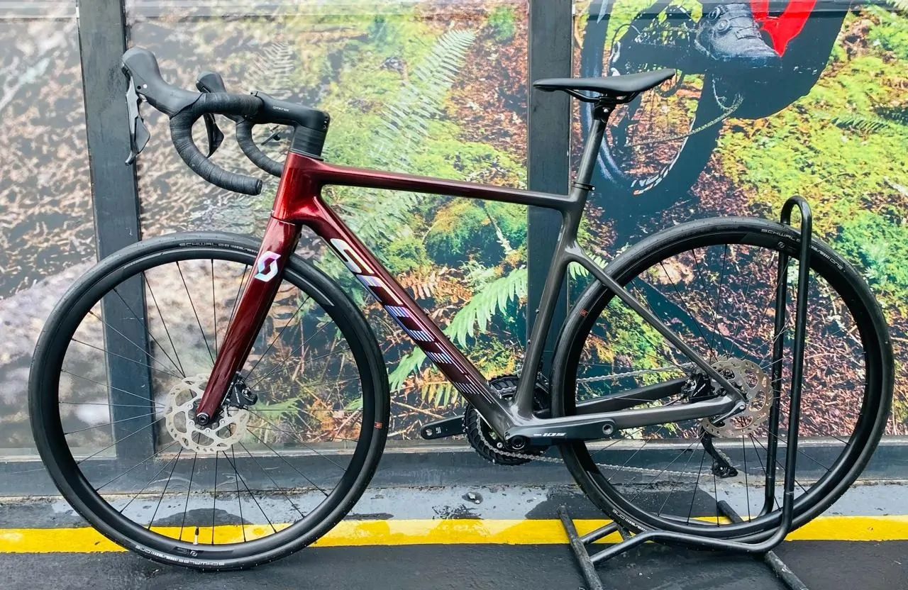 HH BICICLETA RUTA SCOTT ADDICT 30 11VEL SHIMANO 105 (USADA) - Imagen 8