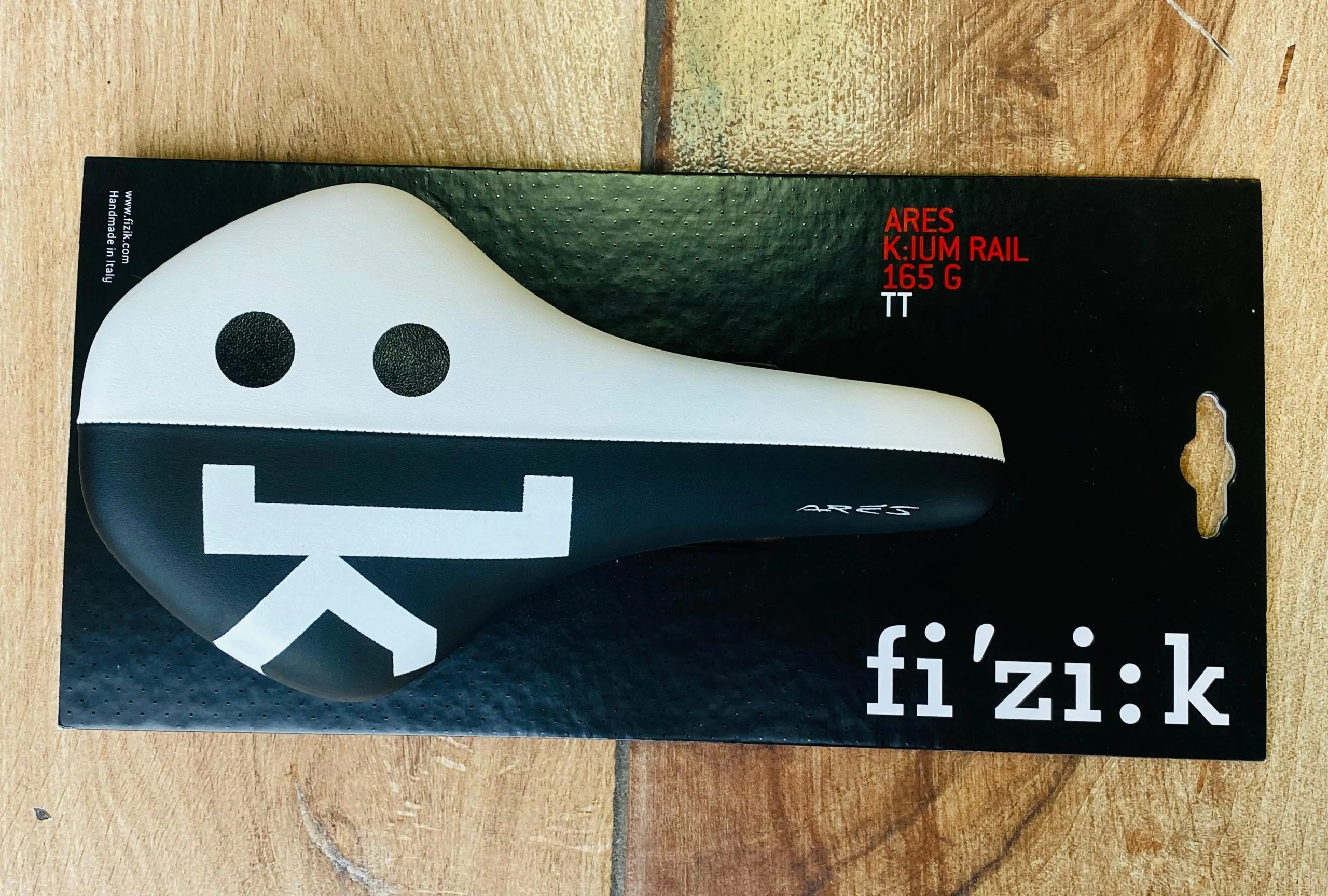 ARES SILLIN fi’zi:k ARES MTB 140 mm x 245mm BLANCO-NEGRO (NUEVO) - Imagen 2