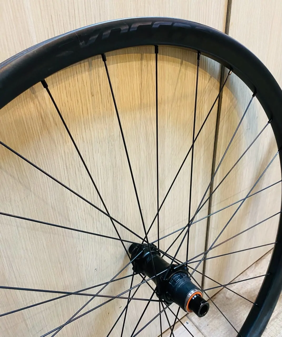BB RUEDAS MTB SYNCROS SILVERTON 1.0 CARBONO 28H (NUEVAS) - Imagen 2