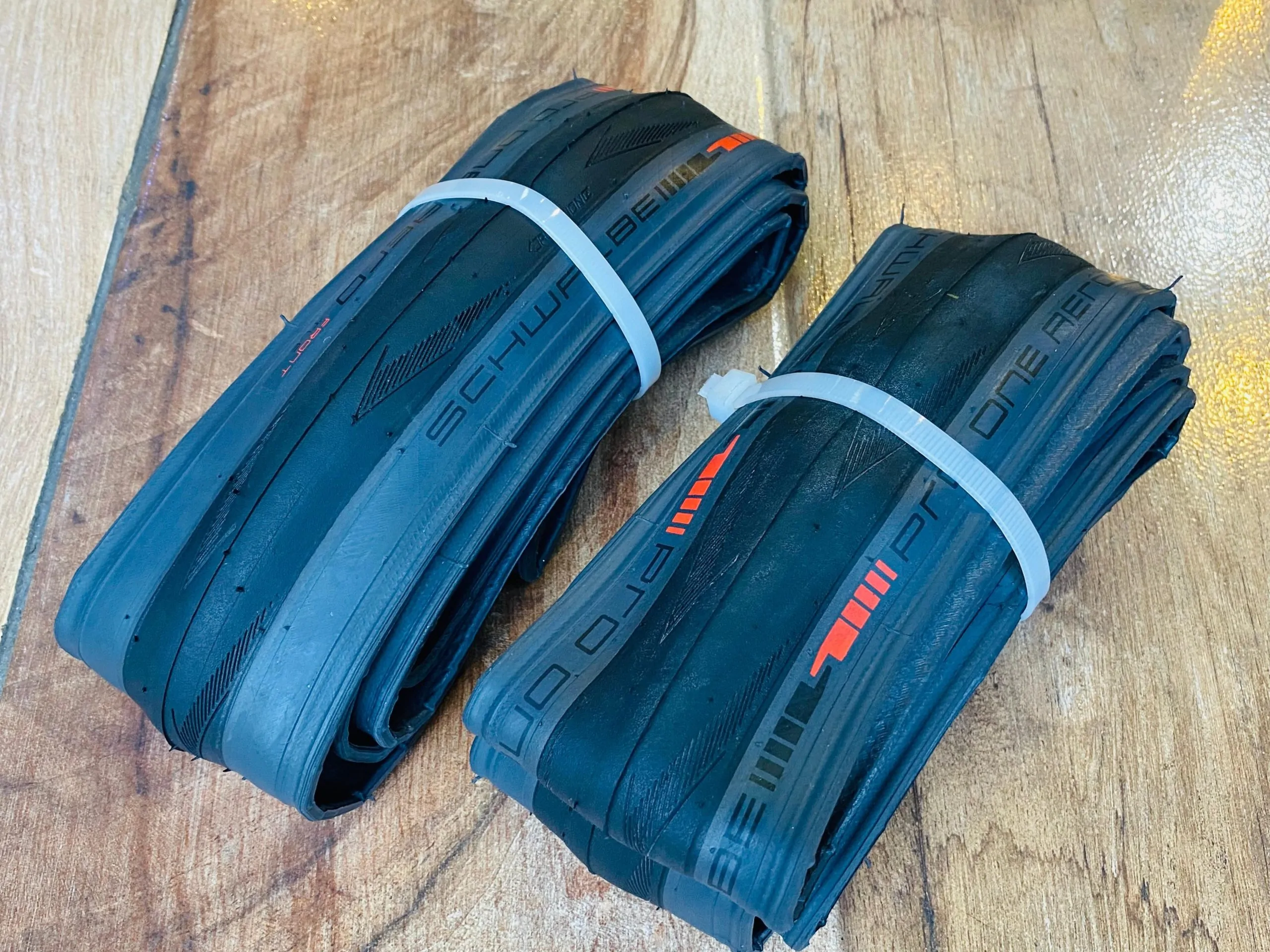 BB PAR LLANTAS RUTA SCHWALBE PRO ONE AERO 700X28 (NUEVAS) - Imagen 2