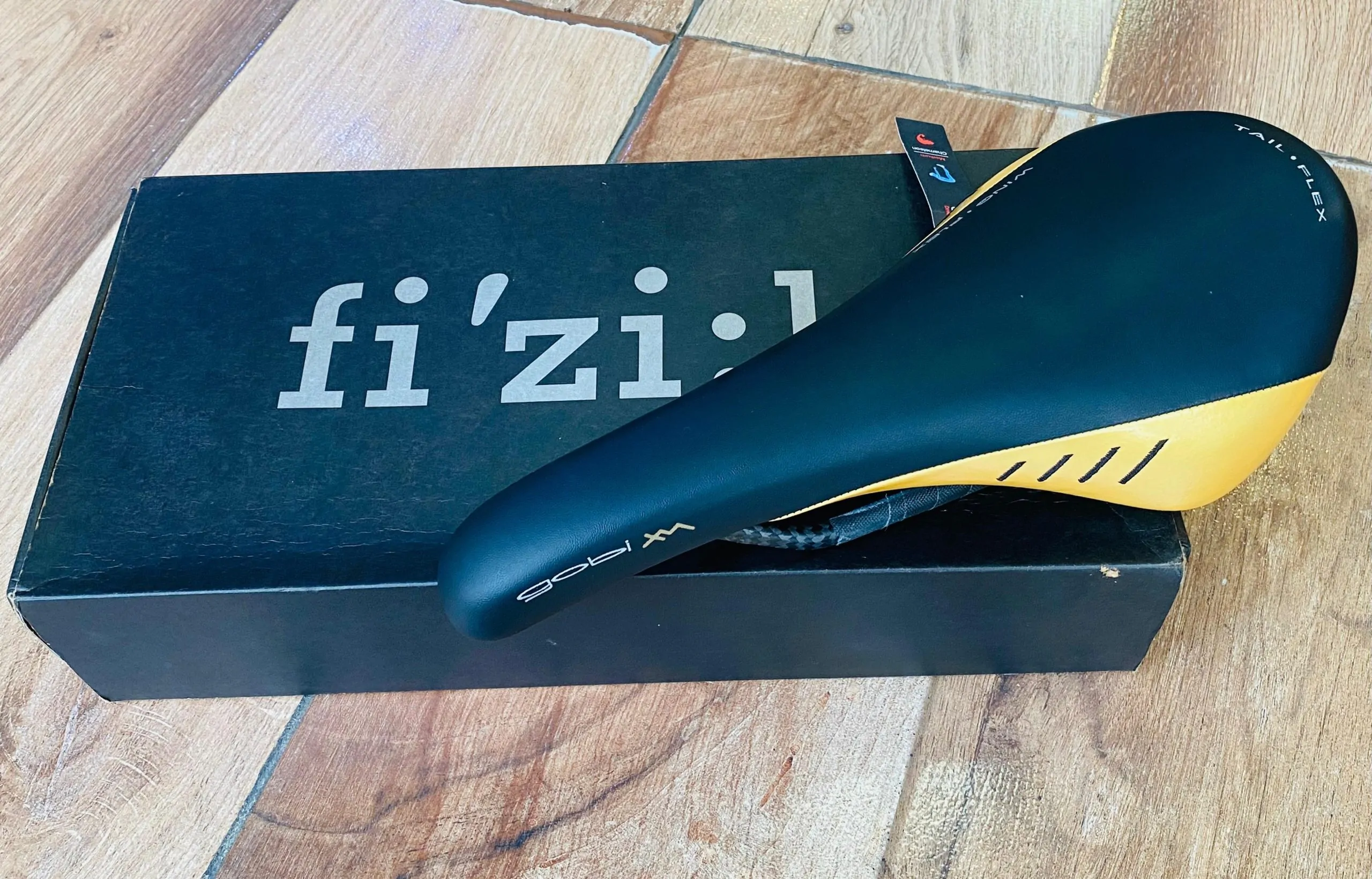 BB SILLIN fi’zi:k GOBI XM CARBON MTB 130 mm x 275mm NEGRO (NUEVO) - Imagen 1