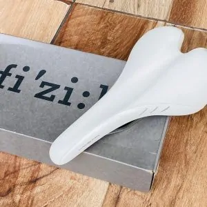 SILLIN fi’zi:k VESTA 140 mm x 255mm BLANCO (NUEVO)