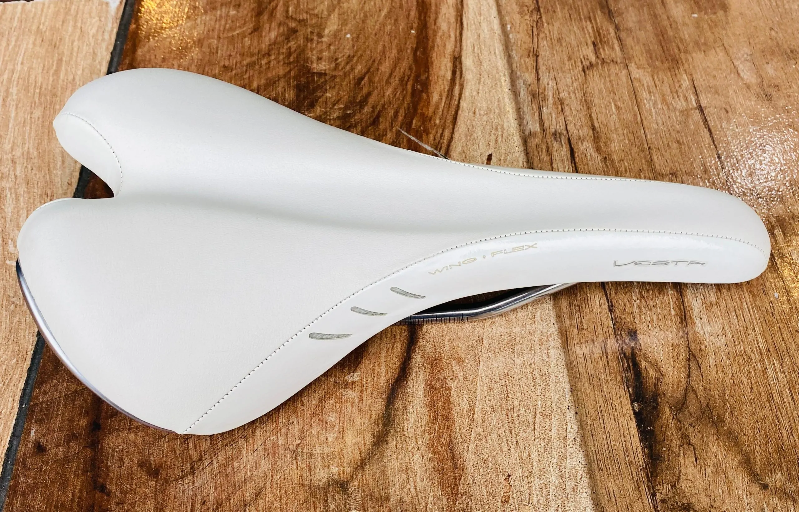 SILLIN fi’zi:k VESTA 140 mm x 255mm BLANCO (NUEVO) - Imagen 4