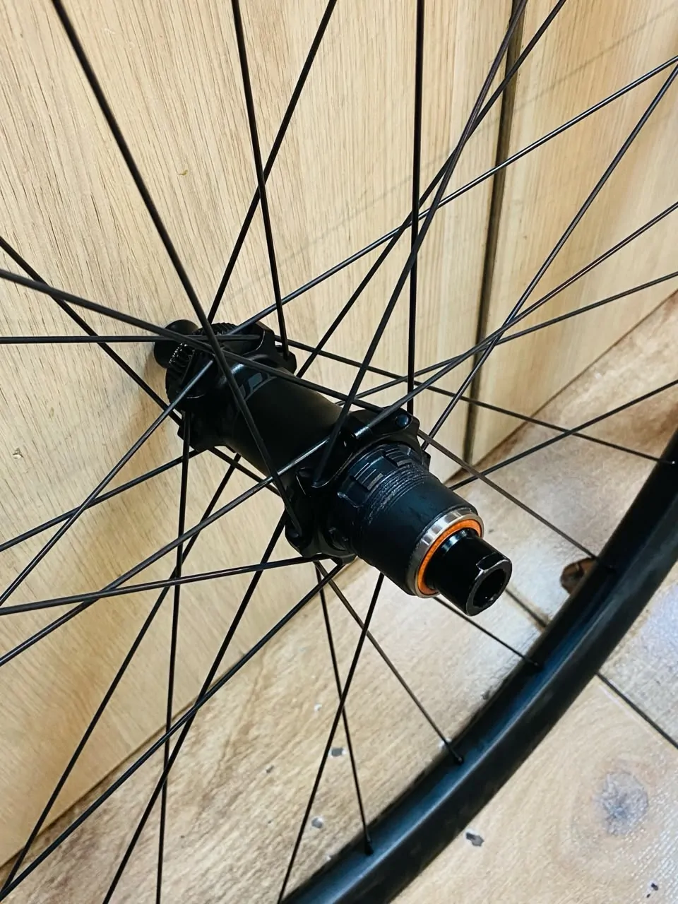 EFF RUEDAS MTB SYNCROS SILVERTON 1.0 CARBONO 28H (NUEVAS) - Imagen 5