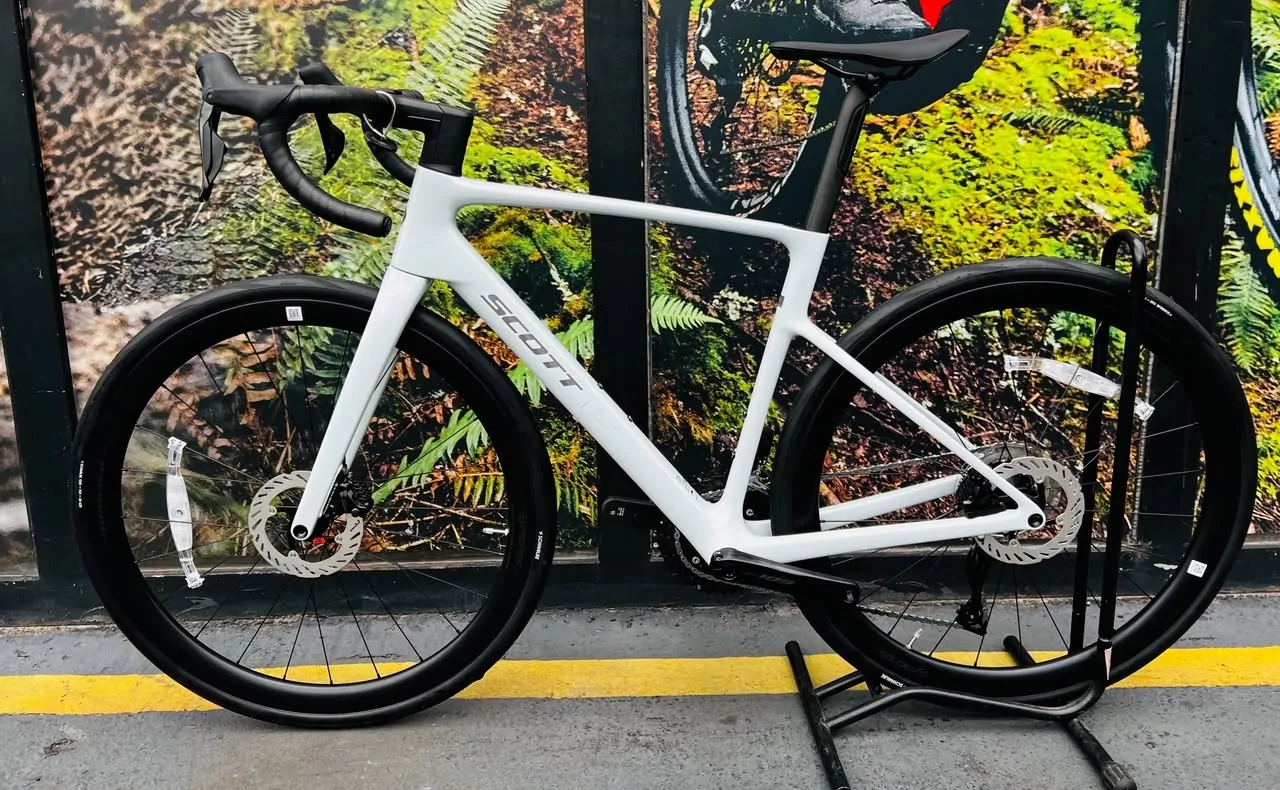 BICICLETA RUTA SCOTT ADDICT 30 - MODELO 2026 - Imagen 6