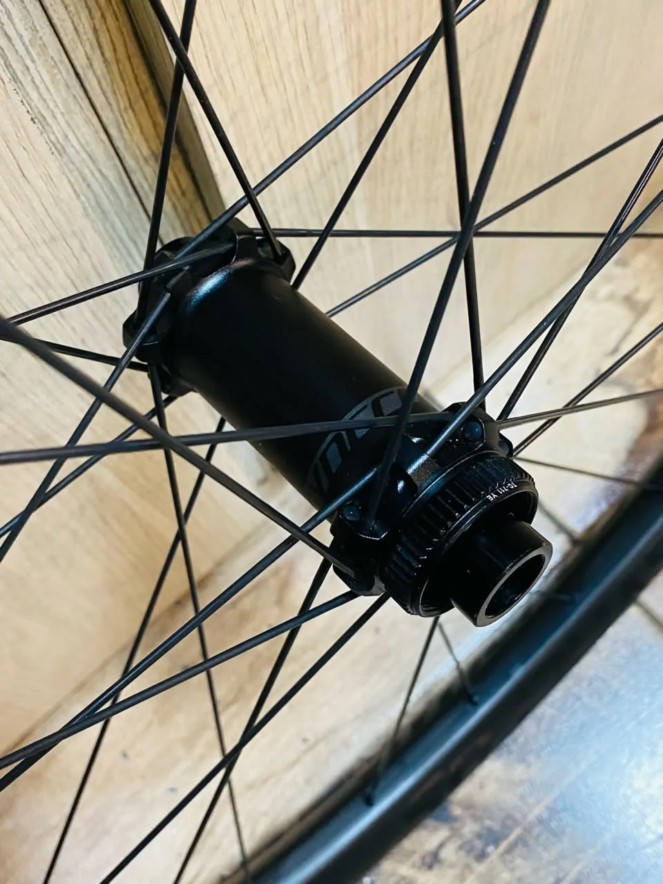 GG RUEDAS MTB SYNCROS SILVERTON 1.0 CARBONO 28H (NUEVAS) - Imagen 6
