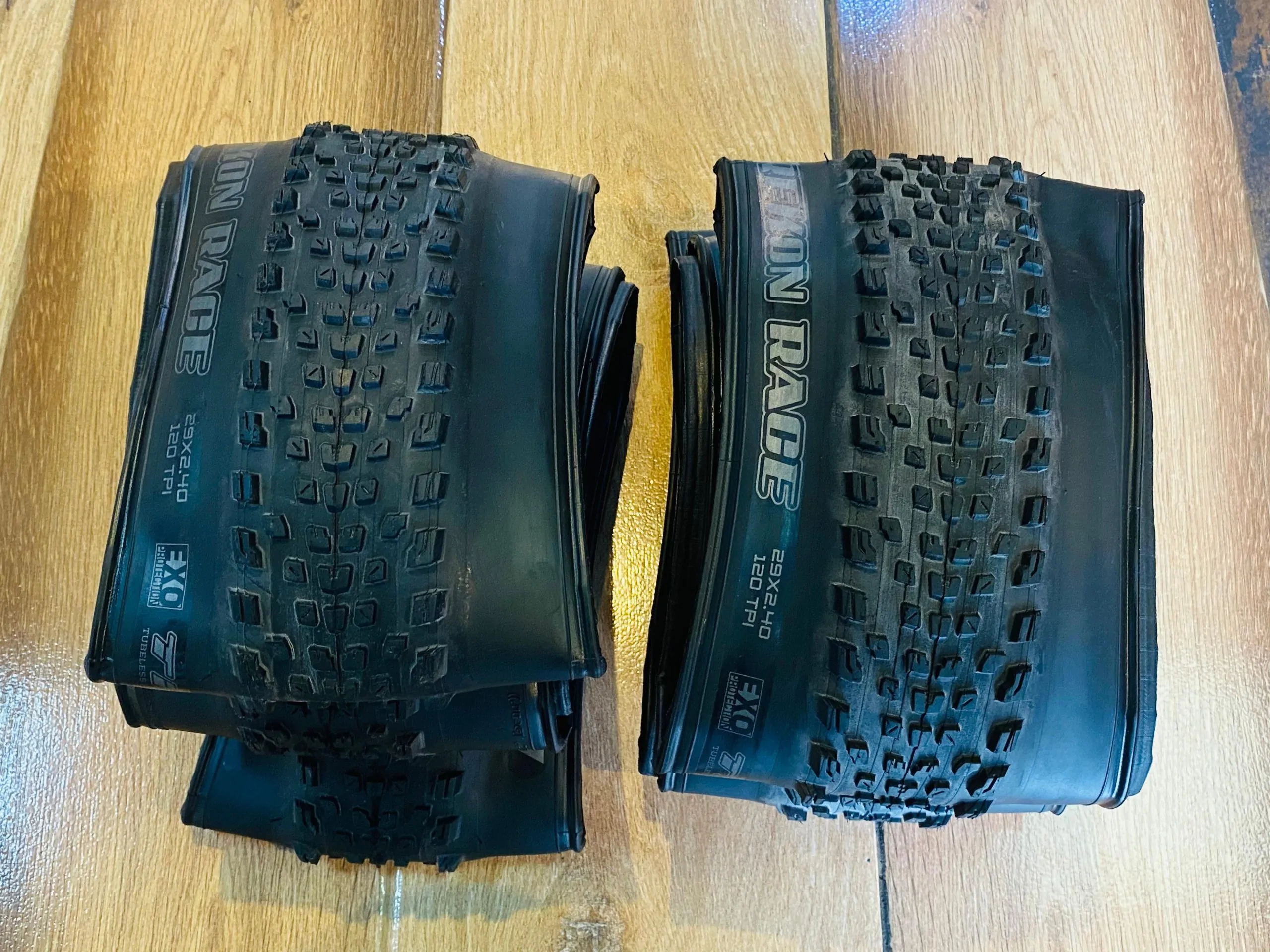 LL4 PAR LLANTAS MAXXIS REKON RACE 29X2.40 120TPI TLR EXO - Imagen 1