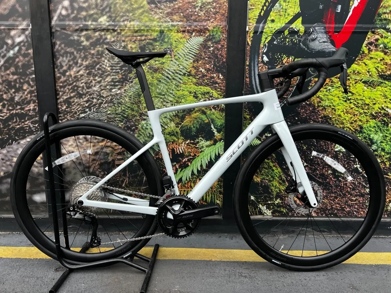 BICICLETA RUTA SCOTT ADDICT 30 - MODELO 2026 - Imagen 1