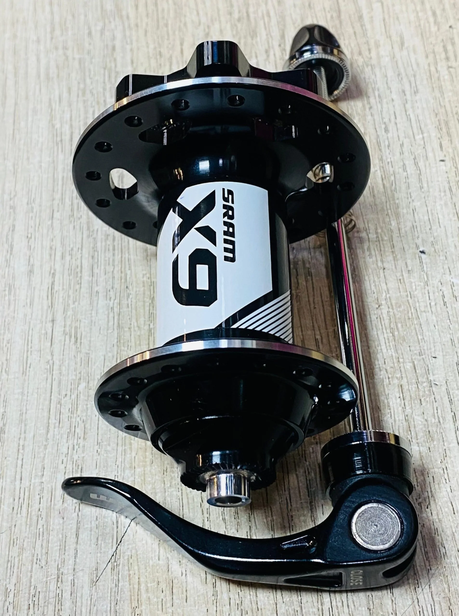 LL MANZANA DELANTERA SRAM X9 V2 100MM 32H (NUEVO) - Imagen 6